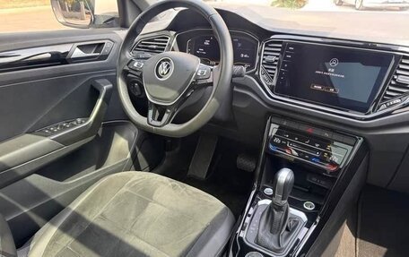 Volkswagen T-Roc I, 2022 год, 1 890 000 рублей, 9 фотография