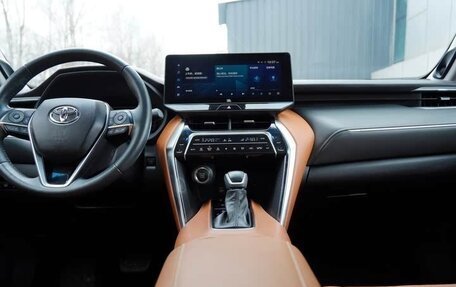 Toyota Venza, 2022 год, 3 400 000 рублей, 21 фотография