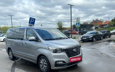 Hyundai H-1 II рестайлинг, 2019 год, 2 900 000 рублей, 2 фотография