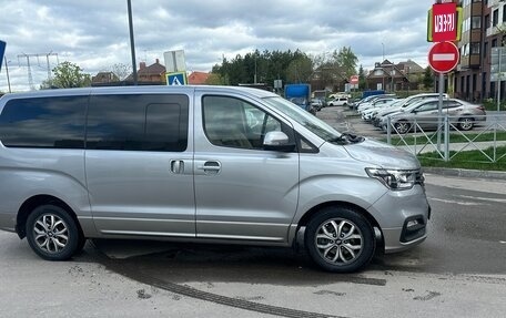 Hyundai H-1 II рестайлинг, 2019 год, 2 900 000 рублей, 3 фотография