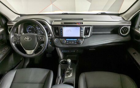 Toyota RAV4, 2018 год, 2 755 000 рублей, 10 фотография