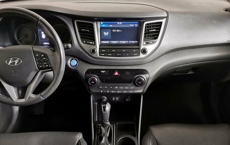 Hyundai Tucson III, 2018 год, 1 945 000 рублей, 12 фотография