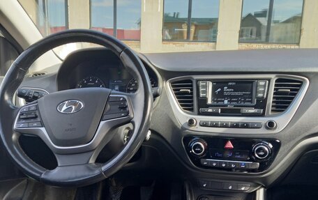 Hyundai Solaris II рестайлинг, 2018 год, 1 290 000 рублей, 3 фотография