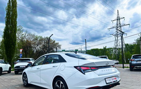 Hyundai Elantra, 2023 год, 2 390 000 рублей, 4 фотография