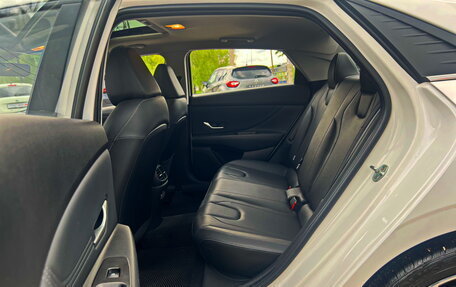 Hyundai Elantra, 2023 год, 2 390 000 рублей, 14 фотография