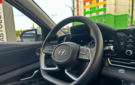 Hyundai Elantra, 2023 год, 2 390 000 рублей, 18 фотография