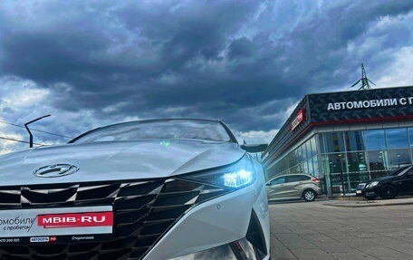 Hyundai Elantra, 2023 год, 2 390 000 рублей, 10 фотография