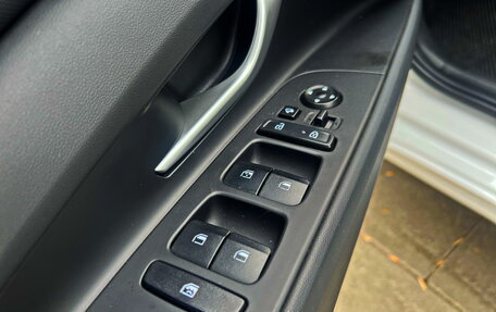 Hyundai Elantra, 2023 год, 2 390 000 рублей, 28 фотография