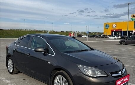 Opel Astra J, 2014 год, 990 000 рублей, 2 фотография