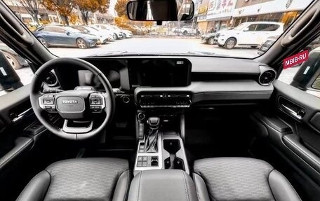 Toyota Land Cruiser Prado, 2024 год, 8 450 000 рублей, 9 фотография