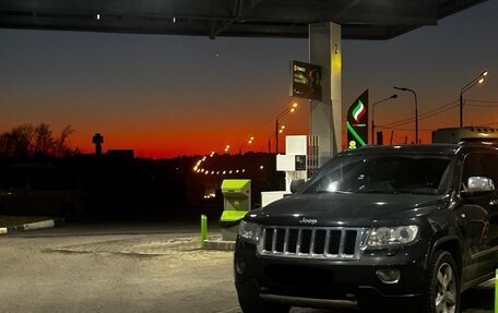 Jeep Grand Cherokee, 2011 год, 1 900 000 рублей, 2 фотография