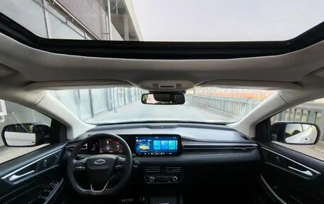 Ford Edge II рестайлинг, 2021 год, 2 350 000 рублей, 8 фотография