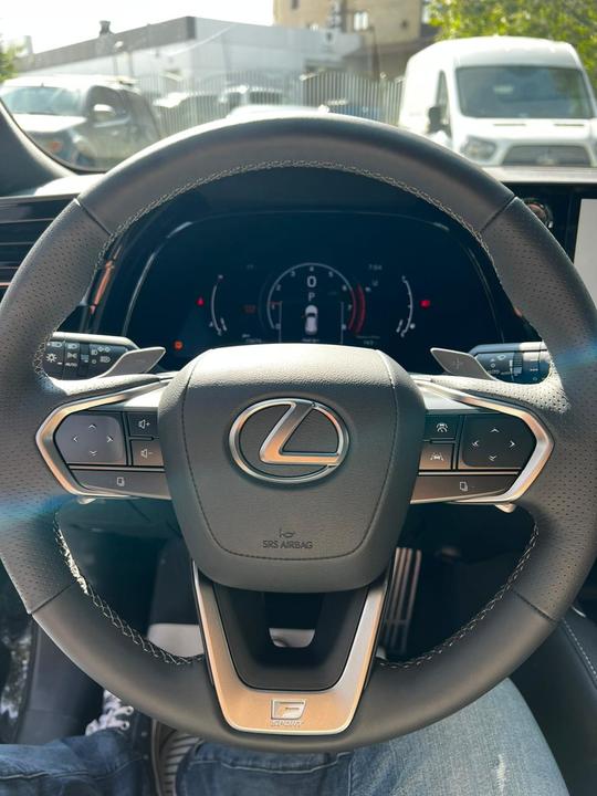 Lexus RX IV рестайлинг, 2024 год, 10 200 000 рублей, 12 фотография