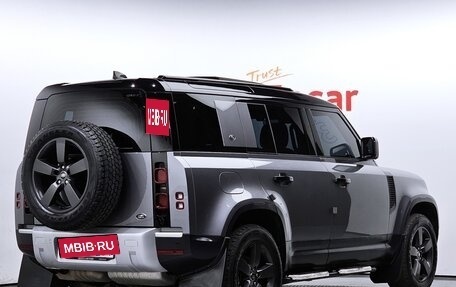 Land Rover Defender II, 2021 год, 6 090 000 рублей, 3 фотография