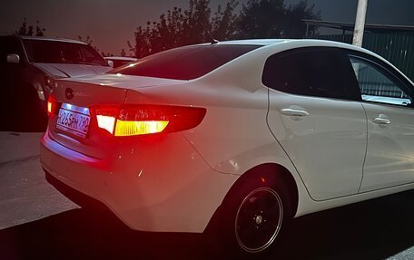 KIA Rio III рестайлинг, 2013 год, 1 100 000 рублей, 5 фотография