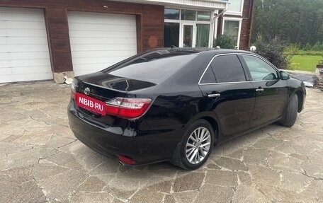 Toyota Camry, 2017 год, 2 250 000 рублей, 4 фотография