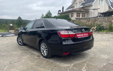 Toyota Camry, 2017 год, 2 250 000 рублей, 3 фотография