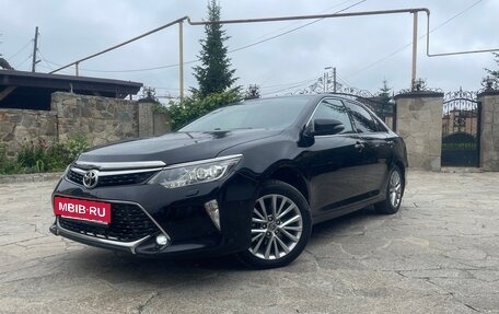 Toyota Camry, 2017 год, 2 250 000 рублей, 13 фотография
