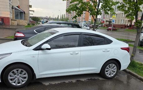 Hyundai Solaris II рестайлинг, 2019 год, 1 045 000 рублей, 2 фотография