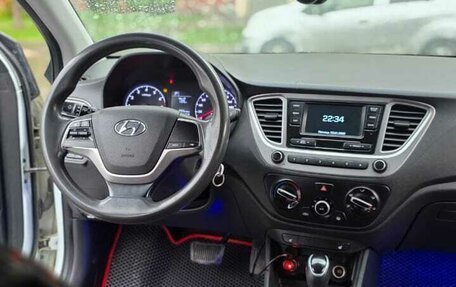 Hyundai Solaris II рестайлинг, 2019 год, 1 045 000 рублей, 8 фотография