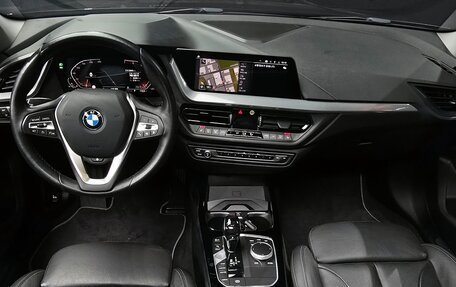 BMW 1 серия, 2021 год, 2 232 000 рублей, 12 фотография