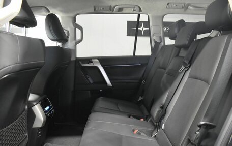Toyota Land Cruiser Prado 150 рестайлинг 2, 2021 год, 7 280 000 рублей, 11 фотография