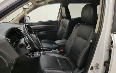 Mitsubishi Outlander III рестайлинг 3, 2013 год, 1 390 000 рублей, 5 фотография