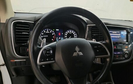 Mitsubishi Outlander III рестайлинг 3, 2013 год, 1 390 000 рублей, 12 фотография