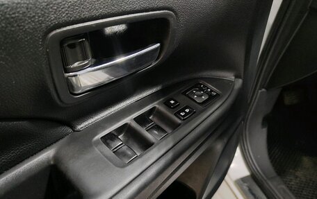 Mitsubishi Outlander III рестайлинг 3, 2013 год, 1 390 000 рублей, 10 фотография