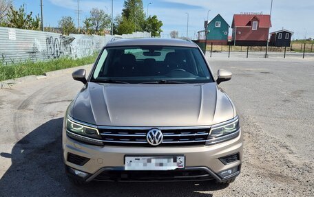 Volkswagen Tiguan II, 2017 год, 1 890 000 рублей, 2 фотография