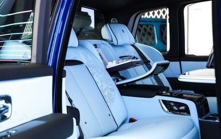 Rolls-Royce Cullinan, 2025 год, 83 000 000 рублей, 10 фотография