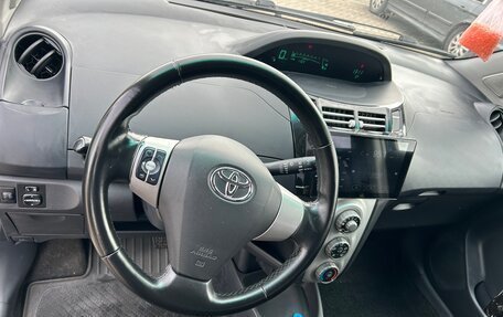 Toyota Yaris III рестайлинг, 2008 год, 549 000 рублей, 9 фотография