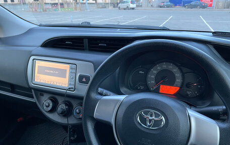 Toyota Vitz, 2015 год, 840 000 рублей, 2 фотография