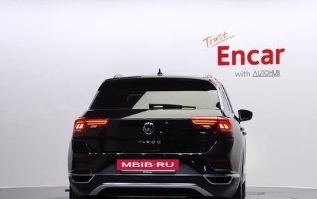 Volkswagen T-Roc I, 2022 год, 1 850 005 рублей, 4 фотография