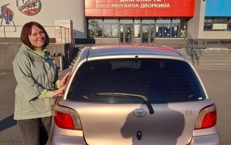 Toyota Vitz, 2001 год, 380 000 рублей, 4 фотография