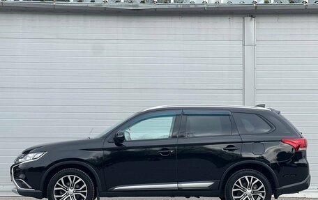 Mitsubishi Outlander III рестайлинг 3, 2018 год, 1 955 000 рублей, 7 фотография