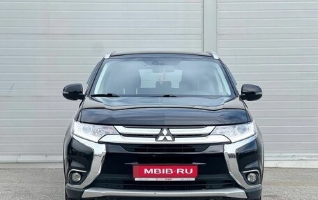 Mitsubishi Outlander III рестайлинг 3, 2018 год, 1 955 000 рублей, 5 фотография