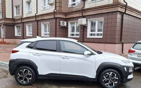 Hyundai Kona I, 2019 год, 2 300 000 рублей, 2 фотография
