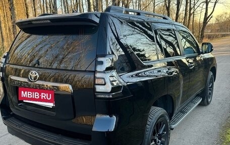 Toyota Land Cruiser Prado 150 рестайлинг 2, 2021 год, 5 950 000 рублей, 4 фотография