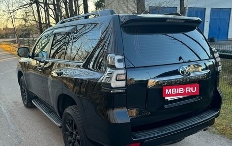 Toyota Land Cruiser Prado 150 рестайлинг 2, 2021 год, 5 950 000 рублей, 5 фотография