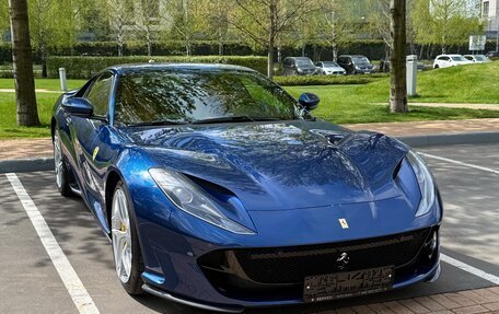Ferrari 812, 2019 год, 36 400 000 рублей, 2 фотография