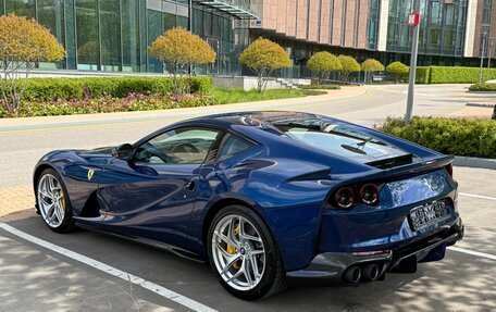 Ferrari 812, 2019 год, 36 400 000 рублей, 9 фотография