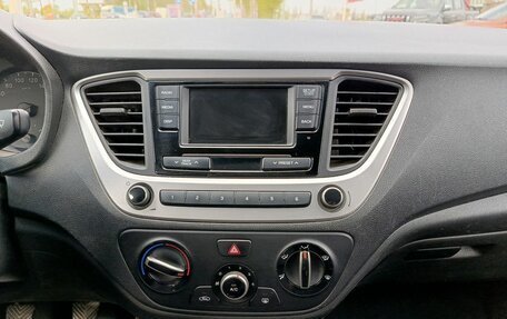 Hyundai Solaris II рестайлинг, 2018 год, 1 090 000 рублей, 18 фотография