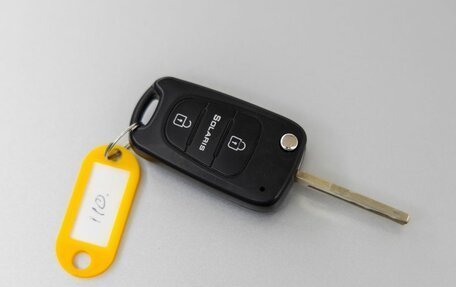 Hyundai Solaris II рестайлинг, 2011 год, 918 000 рублей, 37 фотография