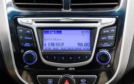 Hyundai Solaris II рестайлинг, 2011 год, 918 000 рублей, 24 фотография