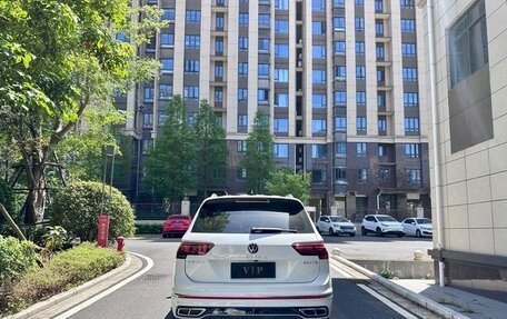 Volkswagen Tiguan II, 2022 год, 2 010 100 рублей, 5 фотография