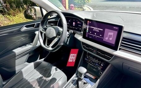 Volkswagen Tiguan II, 2022 год, 2 010 100 рублей, 8 фотография