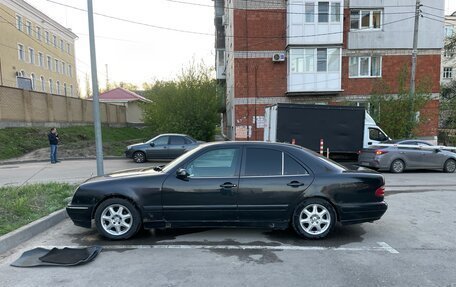 Mercedes-Benz E-Класс, 2000 год, 240 000 рублей, 4 фотография