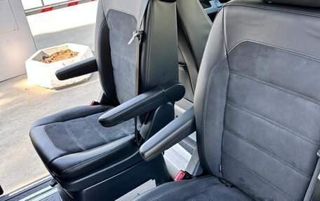 Volkswagen Multivan T6 рестайлинг, 2019 год, 5 500 000 рублей, 14 фотография
