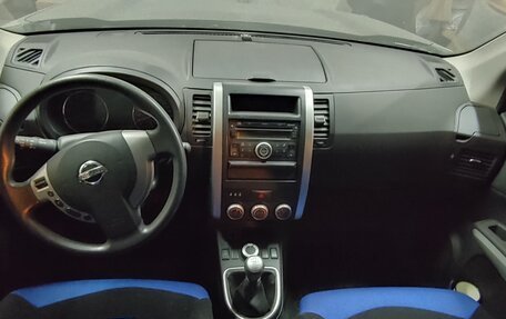 Nissan X-Trail, 2011 год, 1 650 000 рублей, 2 фотография